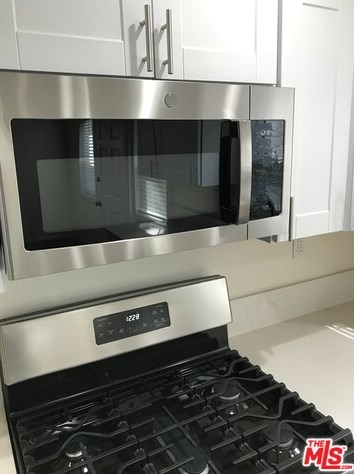 802 Dillon St, Los Angeles CA  90026-4617 exterior