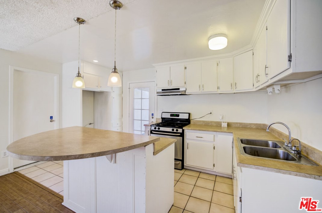 446 E Gladstone St, San Dimas, CA 91773