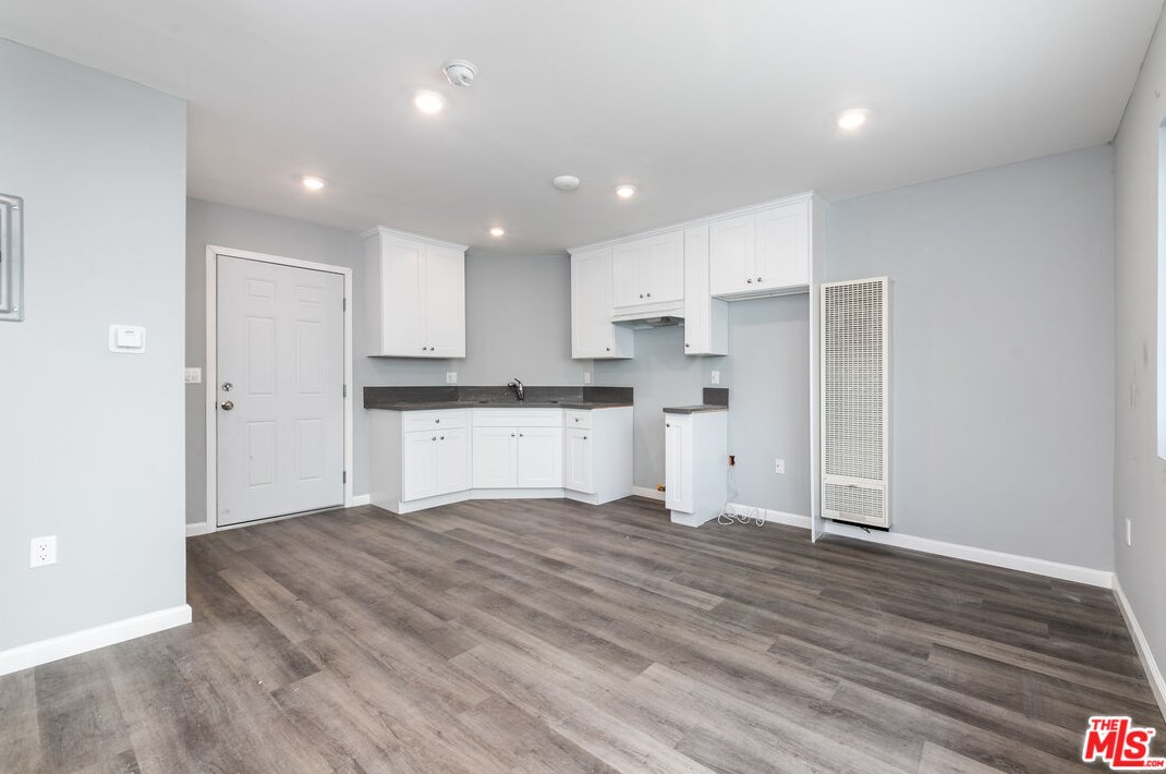 10500 Vermont Ave, Los Angeles, CA 90044-3055