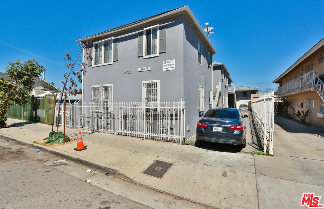 3425 Hyde Park Blvd, Los Angeles, CA 90043-4175