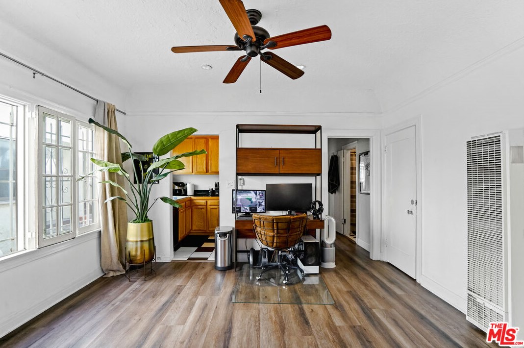 422 Spaulding Ave, Los Angeles CA  90036-2288 exterior