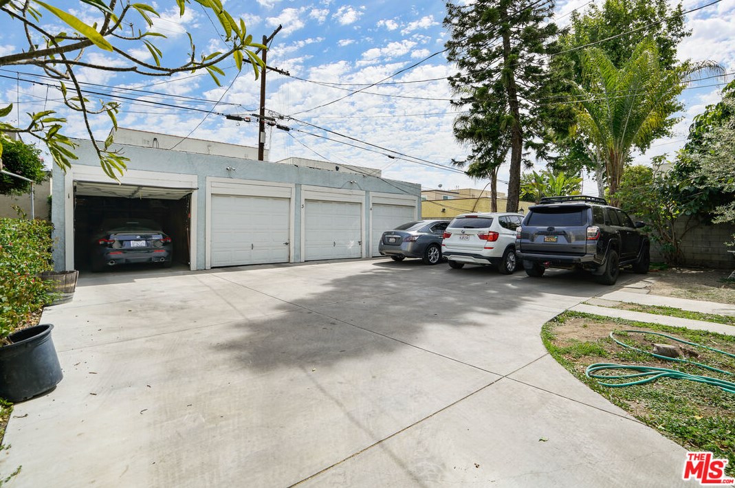 422 Spaulding Ave, Los Angeles CA  90019-2418 exterior
