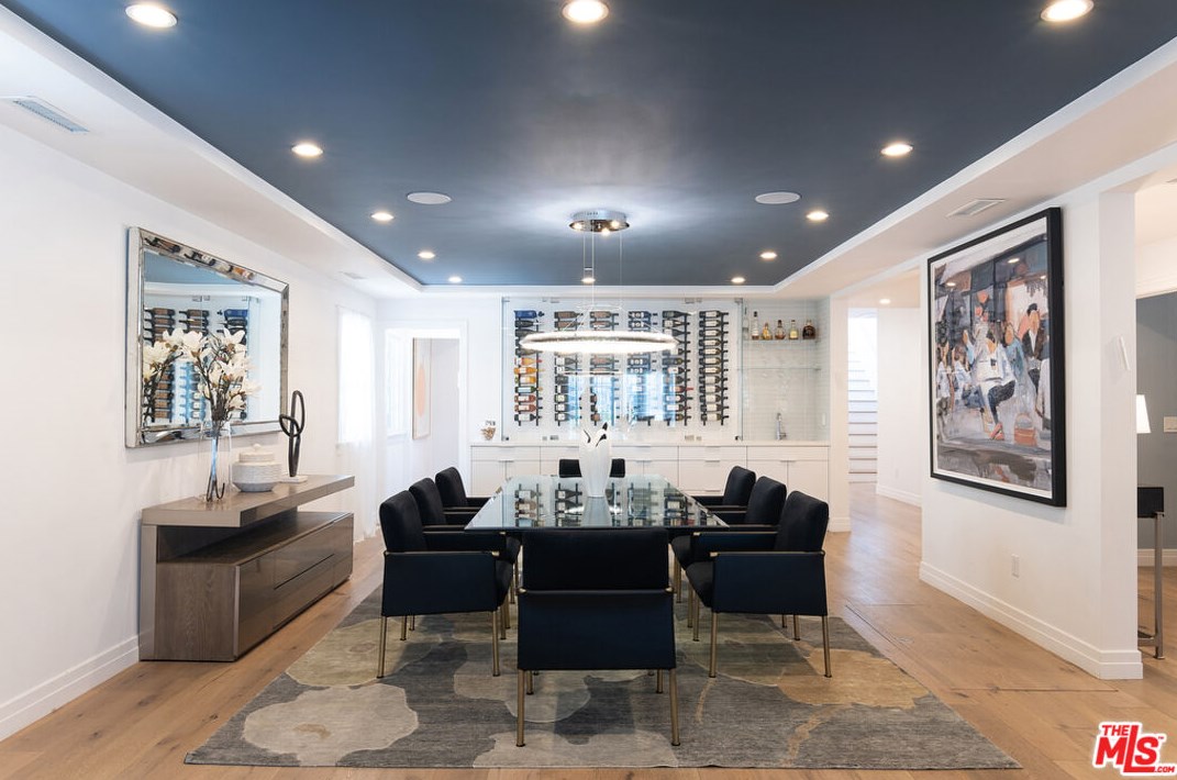 430 Highland Ave, Los Angeles CA  90036-2628 exterior