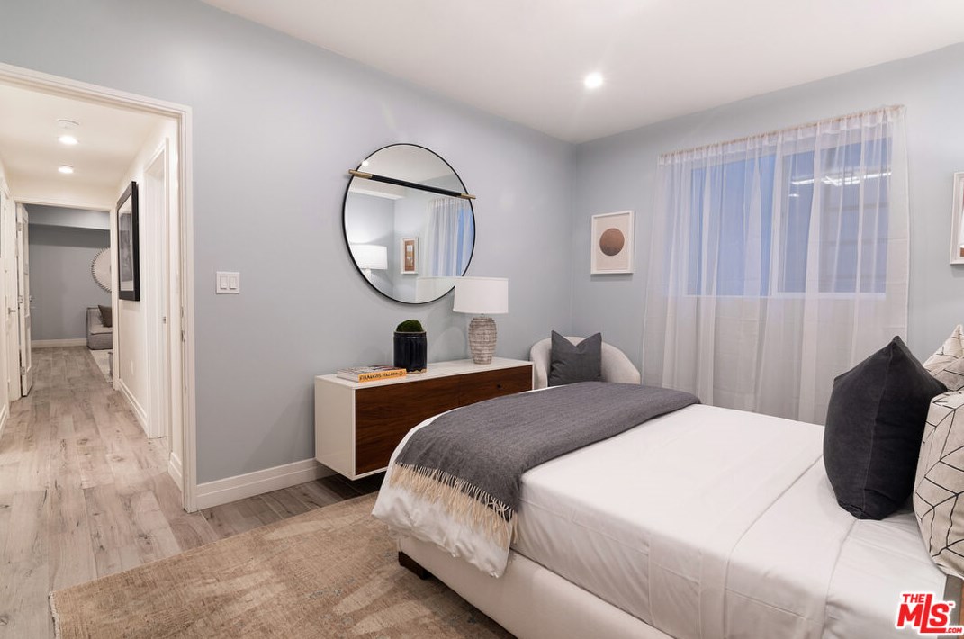 430 Highland Ave, Los Angeles CA  90036-2628 exterior