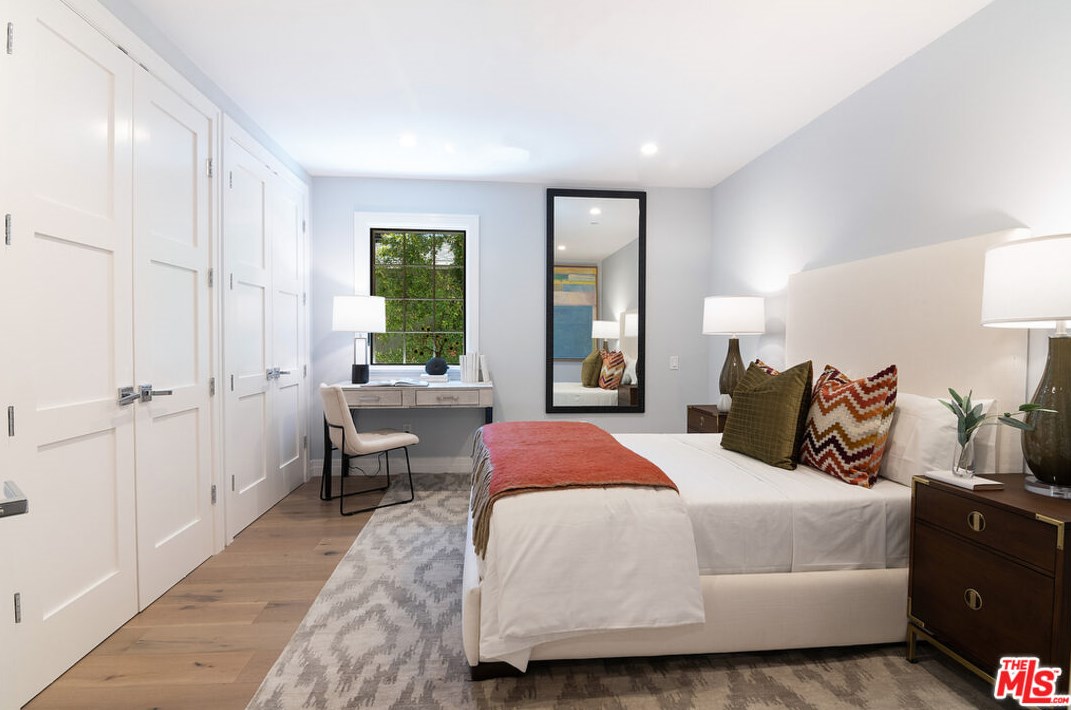 430 Highland Ave, Los Angeles CA  90036-2628 exterior