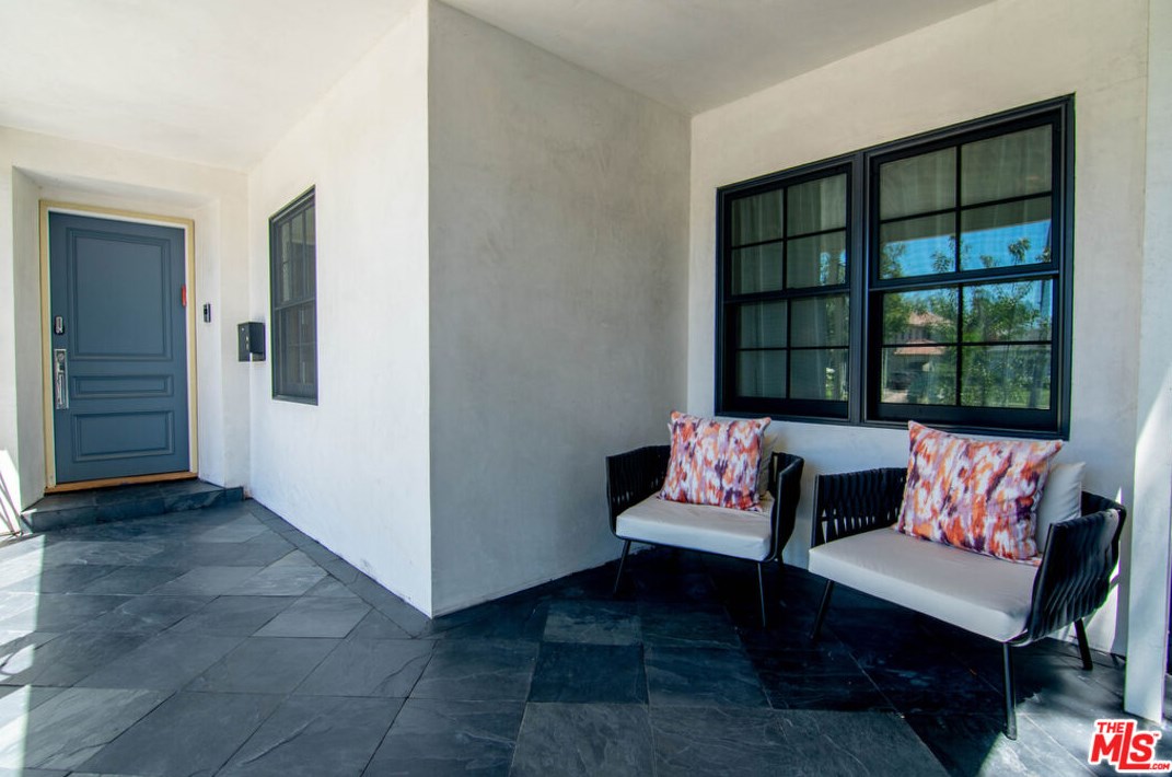 430 Highland Ave, Los Angeles CA  90036-2628 exterior