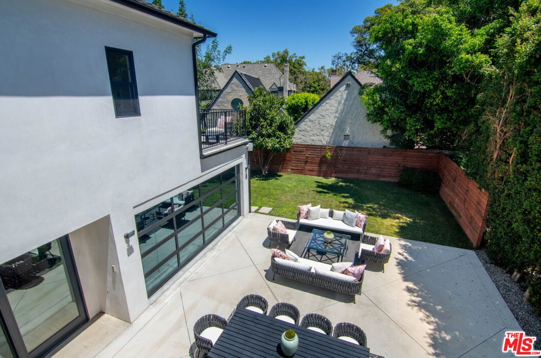 430 Highland Ave, Los Angeles CA  90036-2628 exterior