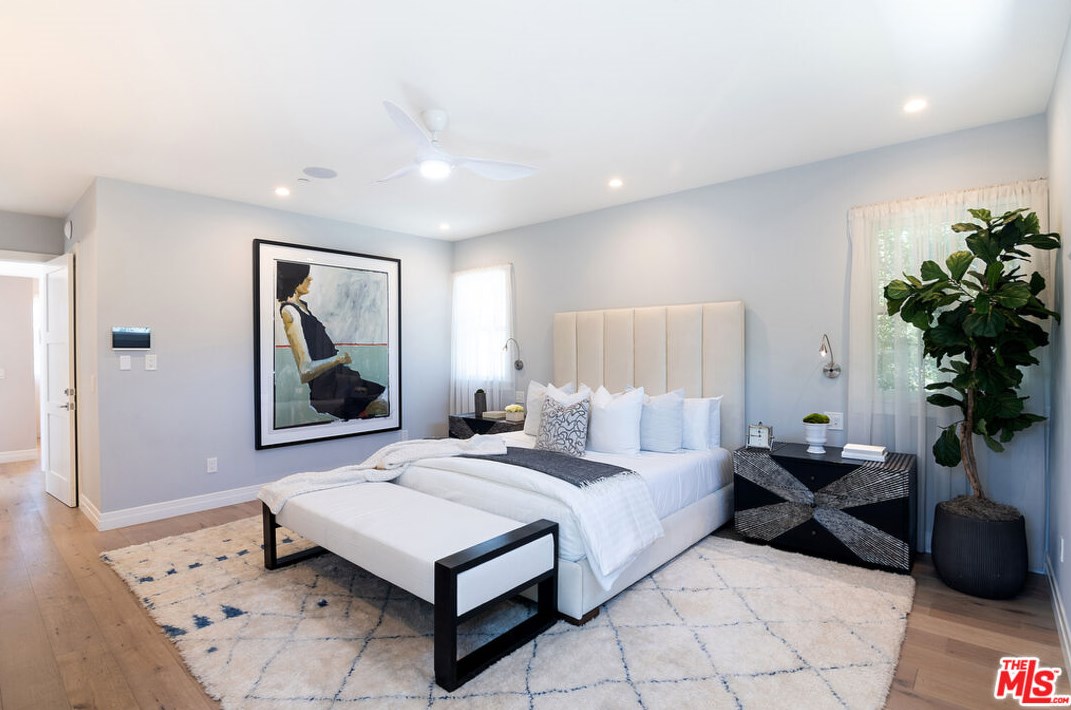 430 Highland Ave, Los Angeles CA  90036-2628 exterior