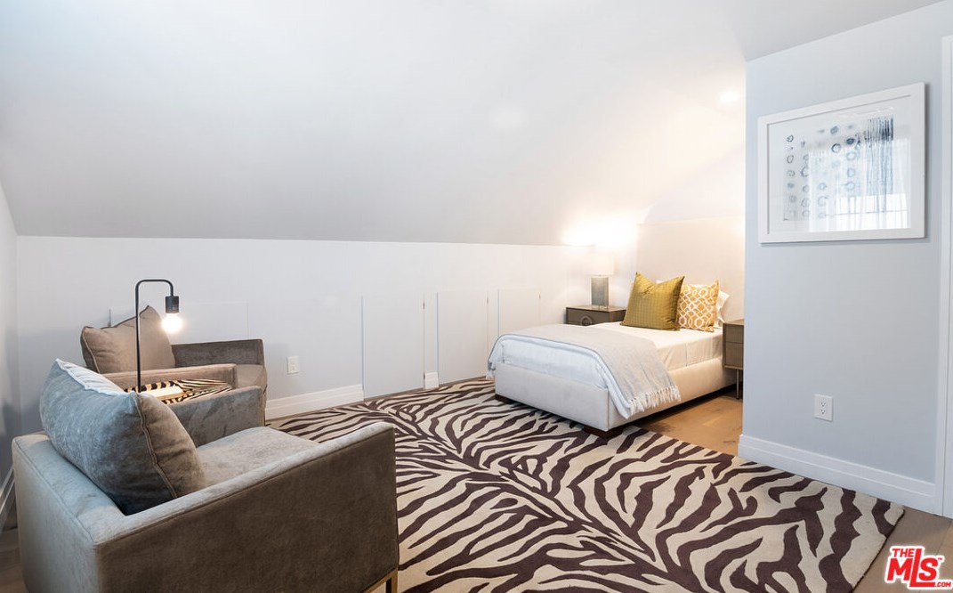 430 Highland Ave, Los Angeles CA  90036-2628 exterior