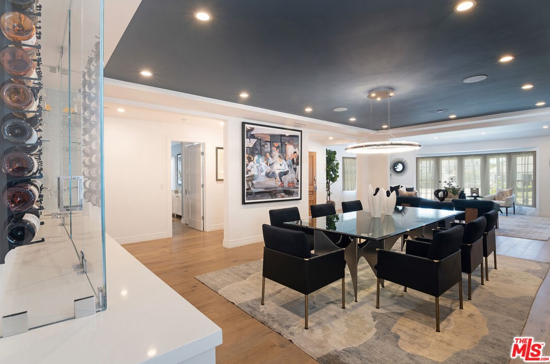 430 Highland Ave, Los Angeles CA  90036-2628 exterior