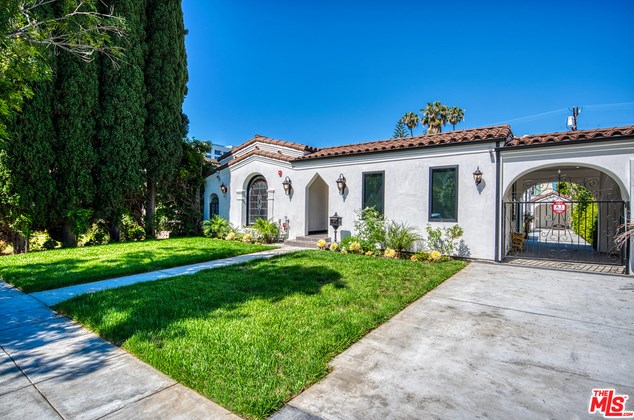 139 N Le Doux Rd, Beverly Hills, CA 90211