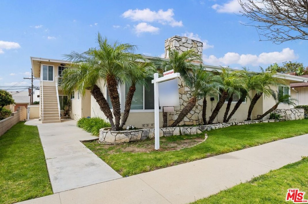 5322 57th St, Los Angeles CA  90056-1339 exterior