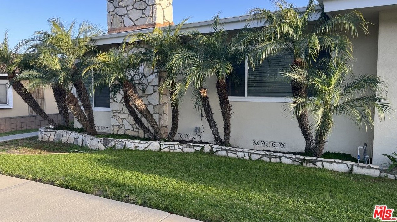 5322 W 57th St, Los Angeles, CA 90056