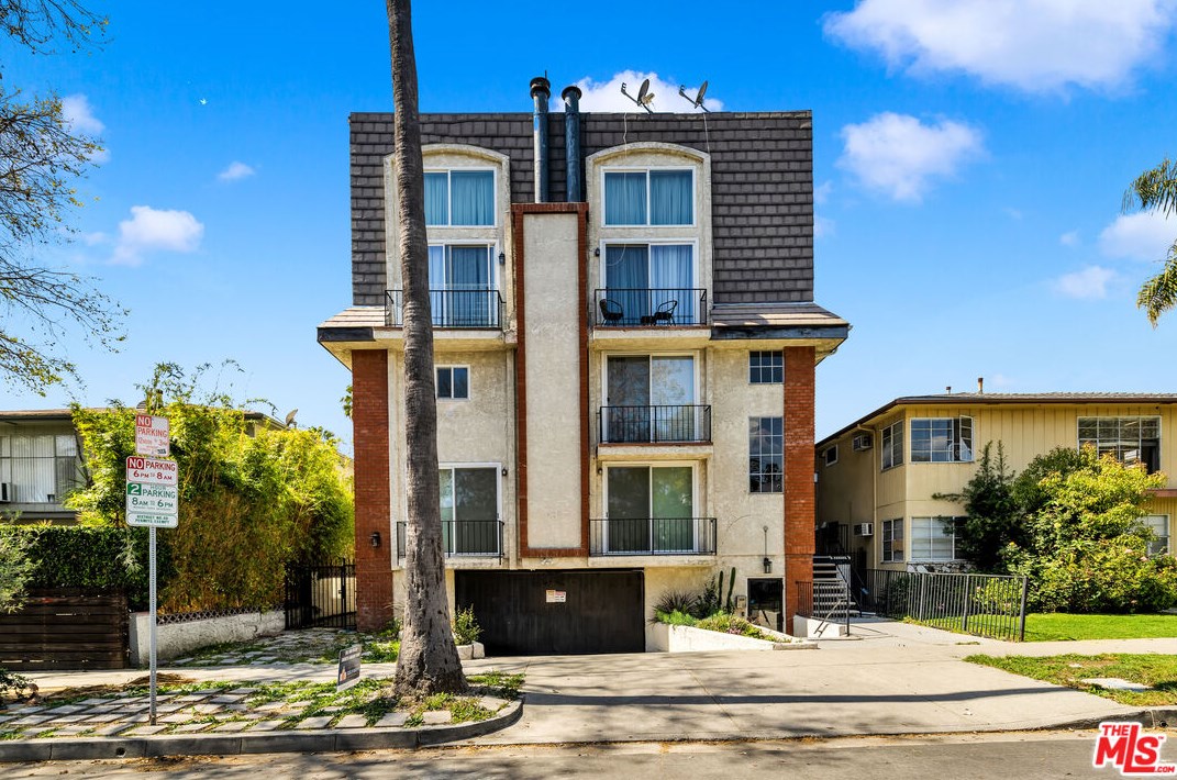 815 Las Palmas Ave, Los Angeles, CA 90038-3550