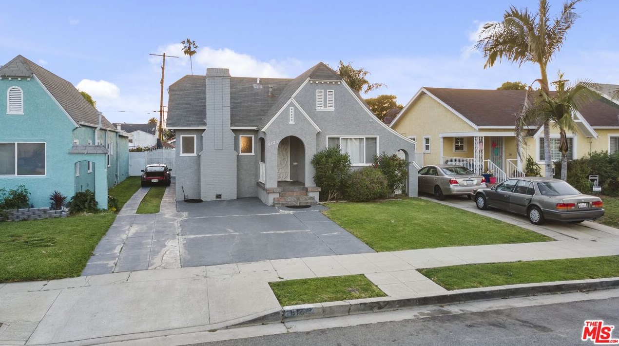 6127 Harcourt Ave, Los Angeles, CA 90043