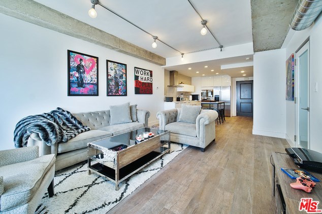 1155 N La Cienega Blvd #1007, Los Angeles, CA 90069