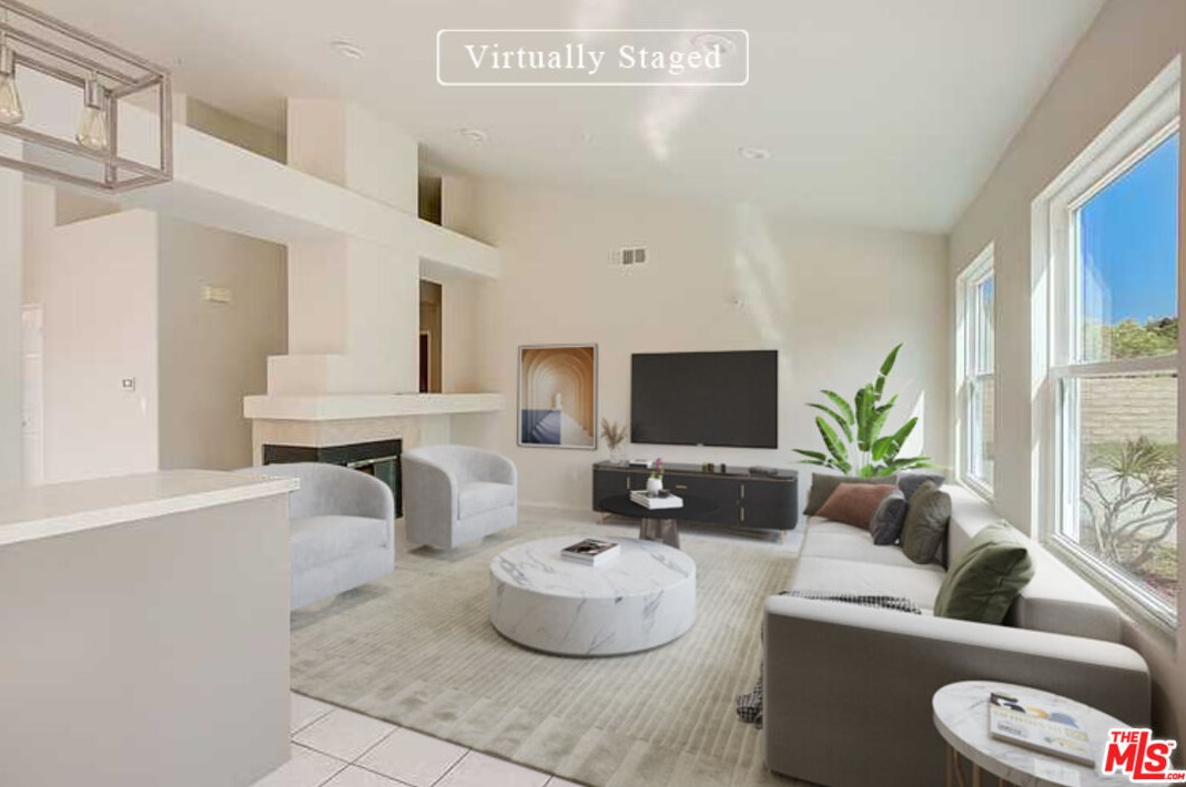 2536 Lake Dr, Oxnard, CA 93036