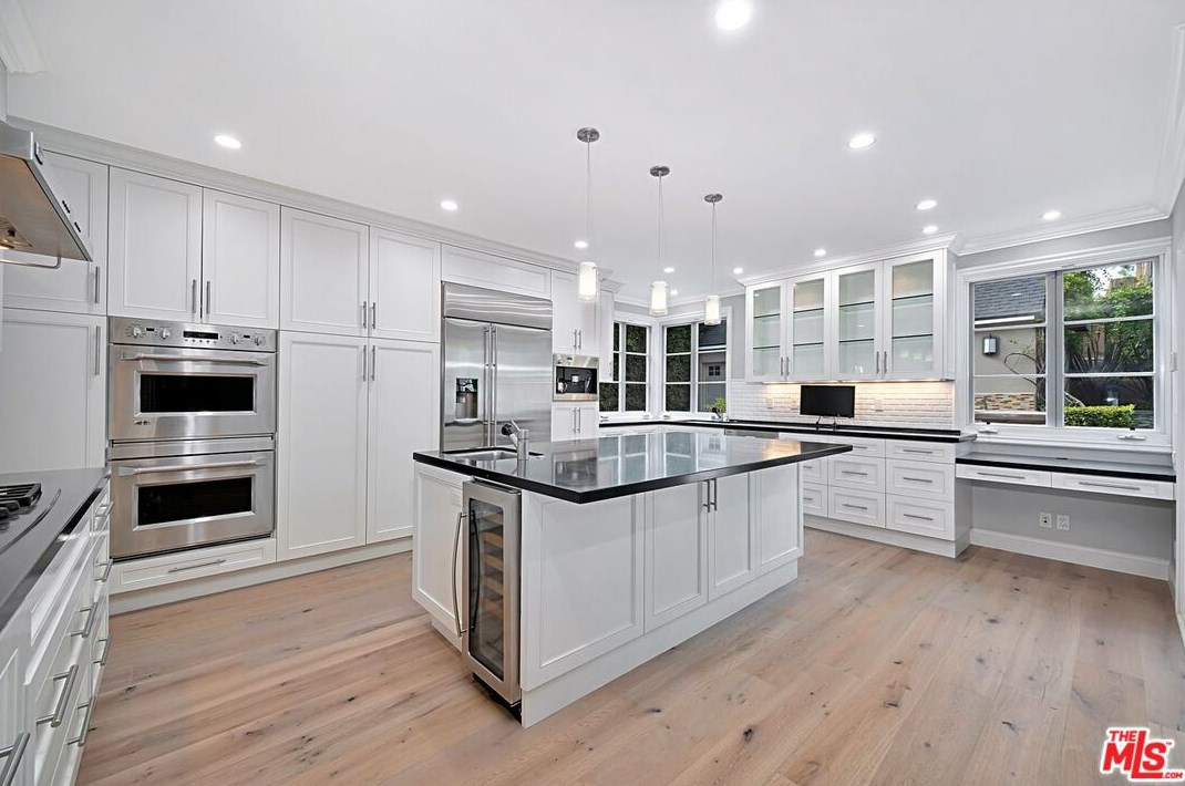 9342 Cresta Dr, Los Angeles CA  90035-4119 exterior
