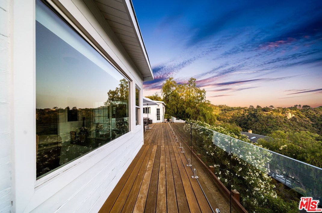 2016 Mt Prospect Dr, Topanga, CA 90290