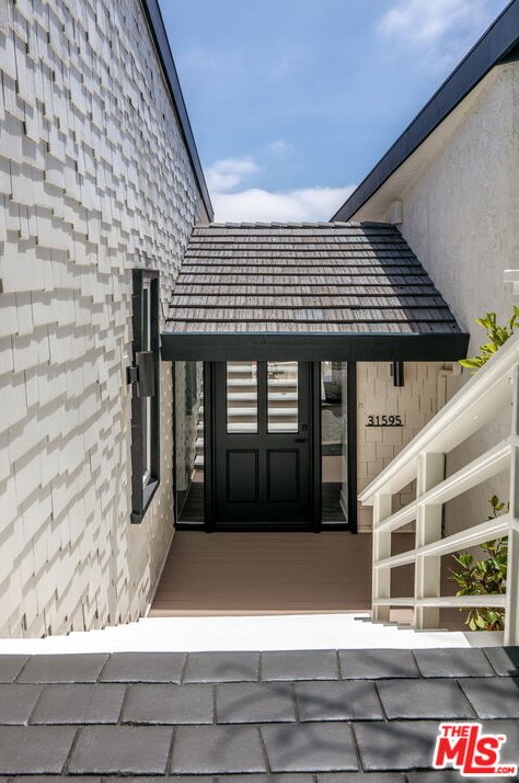 31595 Table Rock Dr, Laguna Beach CA  92651-8328 exterior