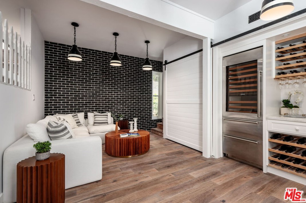 31595 Table Rock Dr, Laguna Beach CA  92651-8328 exterior