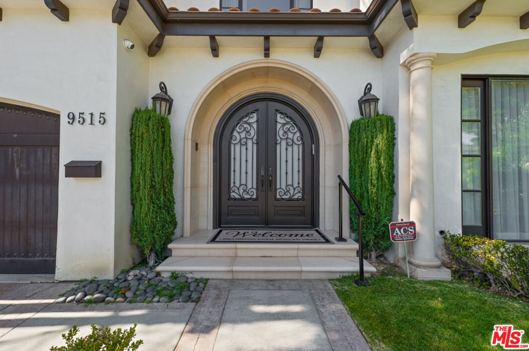 9515 Oakmore Rd, Los Angeles, CA 90035-4019