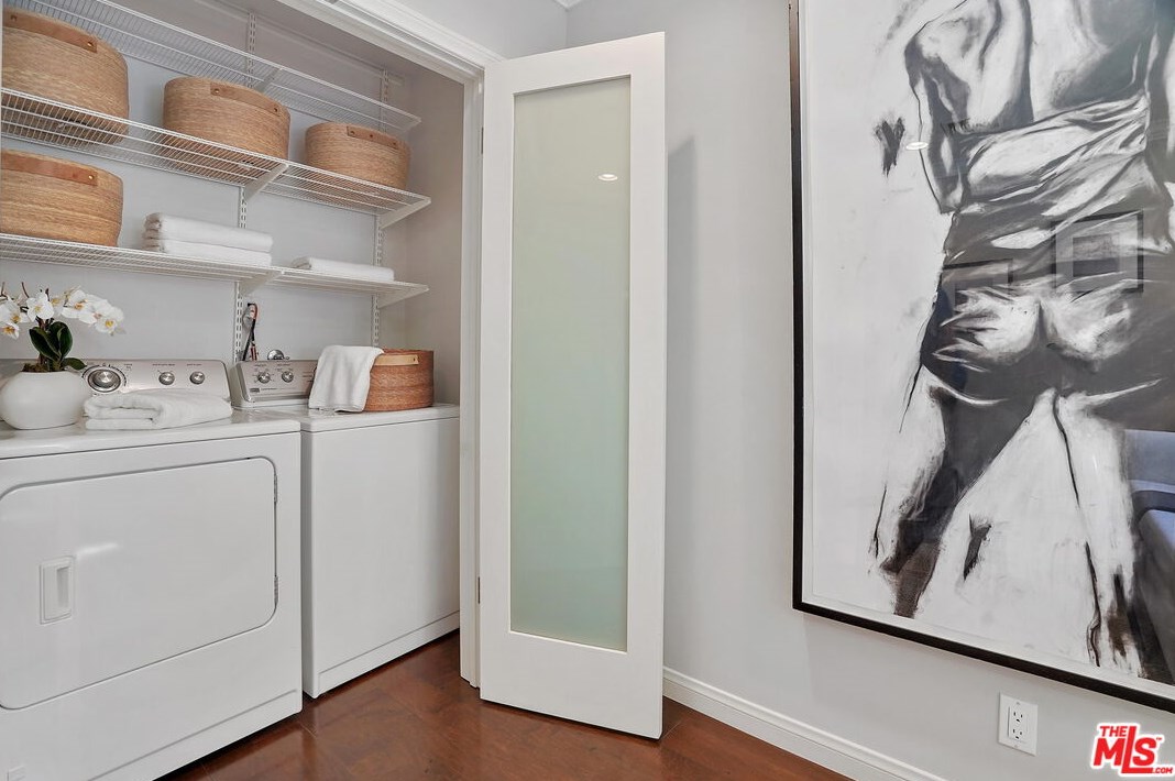 11348 Thurston Cir, Los Angeles CA  90049-2424 exterior