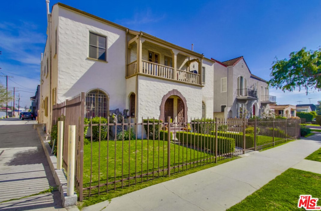 2616 Somerset Dr, Los Angeles, CA 90016-3070
