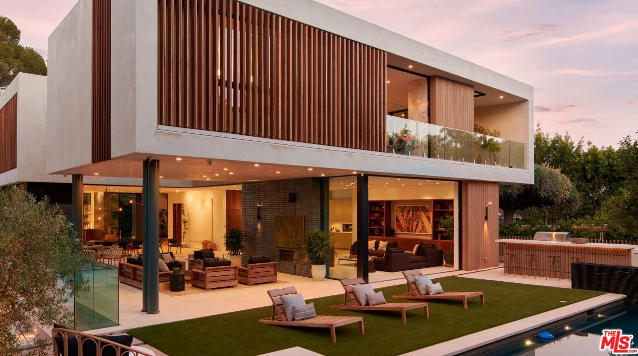 515 Sierra Dr, Beverly Hills, CA 90210-3542