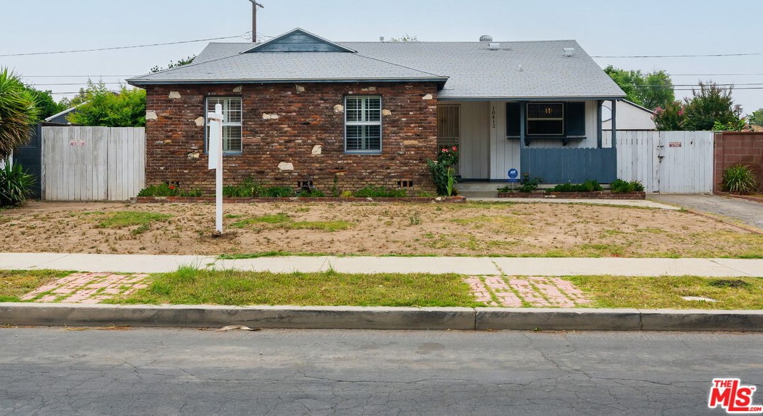 10412 Orion Ave, San Fernando, CA 91345-2416