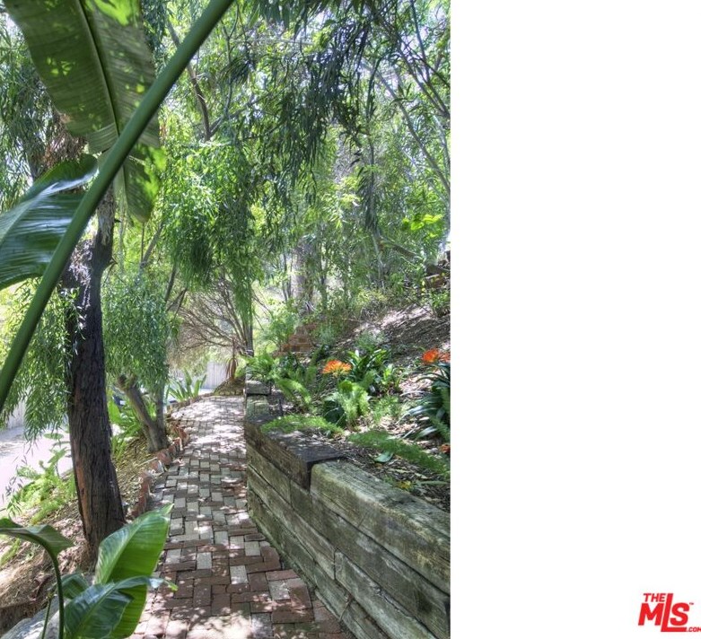 8321 Elusive Dr, Los Angeles CA  90046-7746 exterior