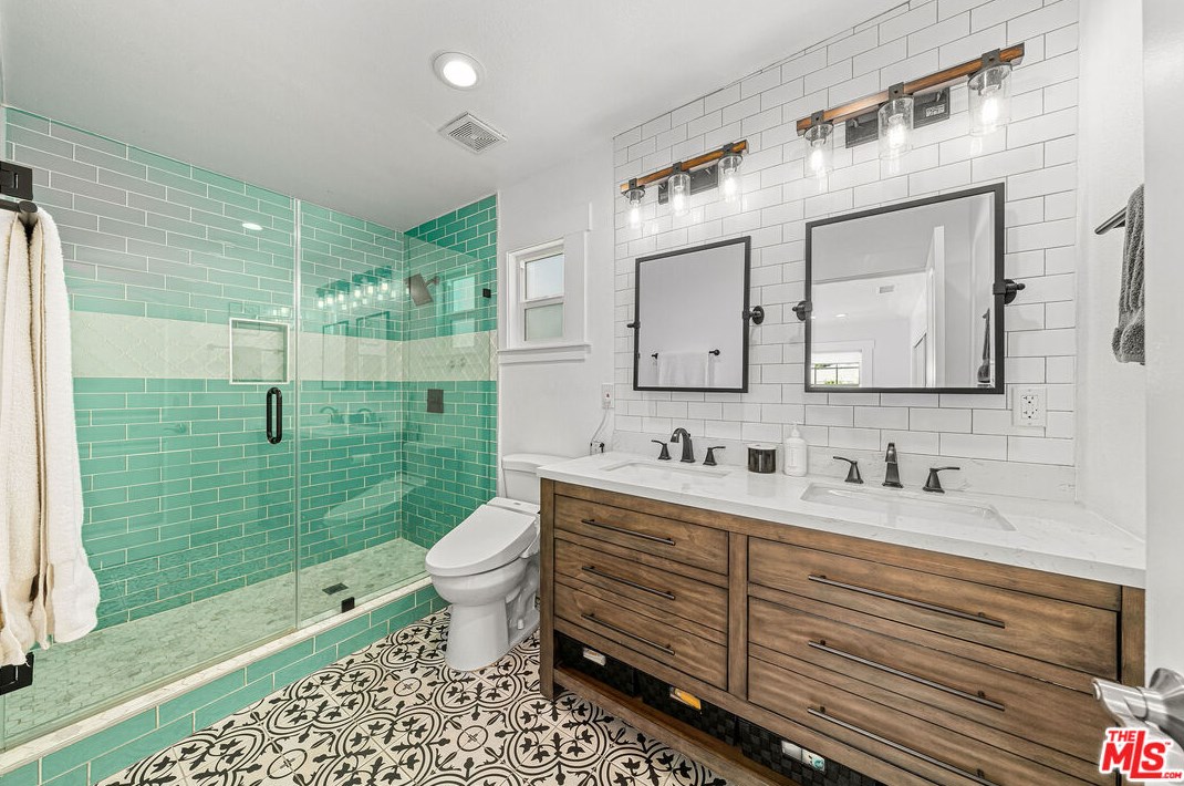1753 41st Dr, Los Angeles CA  90062-1515 exterior