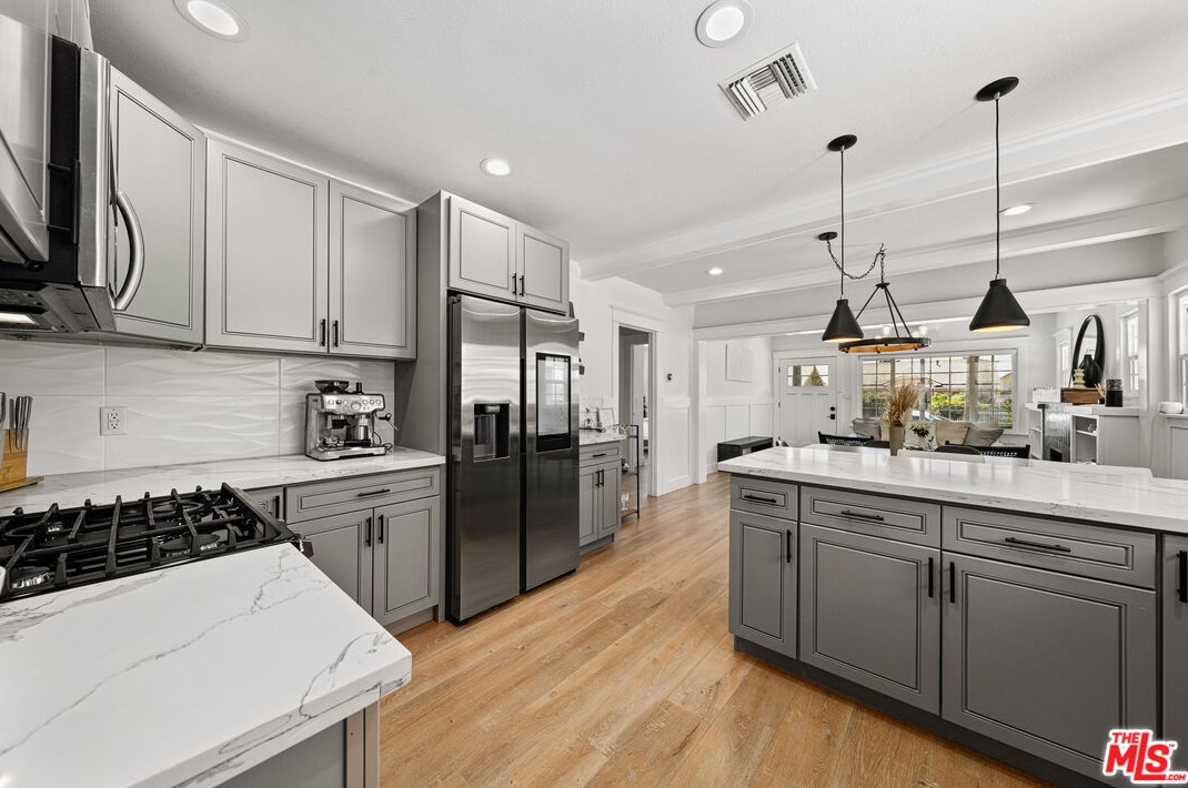 1753 41st Dr, Los Angeles CA  90062-1515 exterior