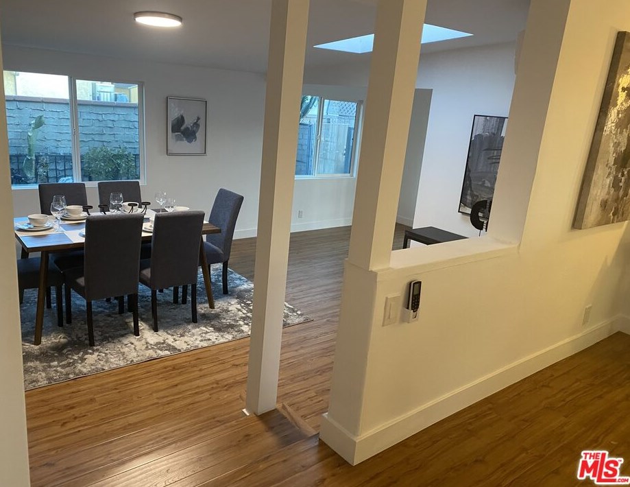 8749 Matilija Ave, Van Nuys, CA 91402