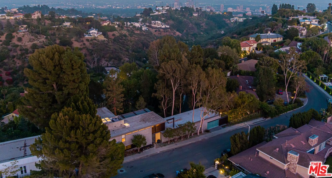 1140 Roberto Ln, Los Angeles CA  90077-2303 exterior