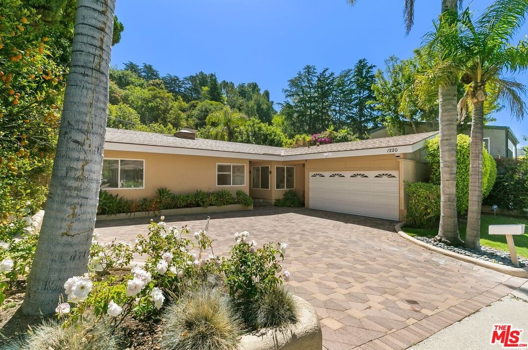 1220 N Norman Pl, Los Angeles, CA 90049