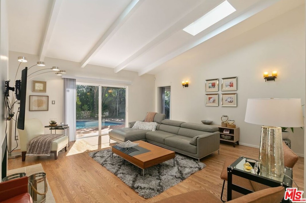 1220 Norman Pl, Los Angeles CA  90049-1541 exterior