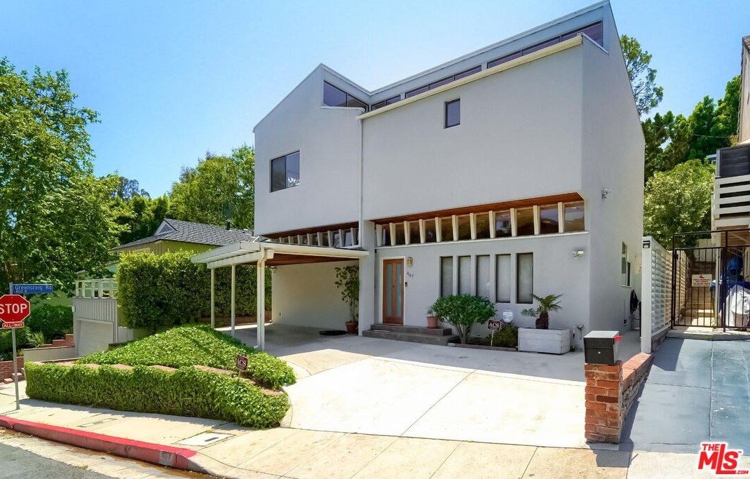 407 N Skyewiay Rd, Los Angeles, CA 90049