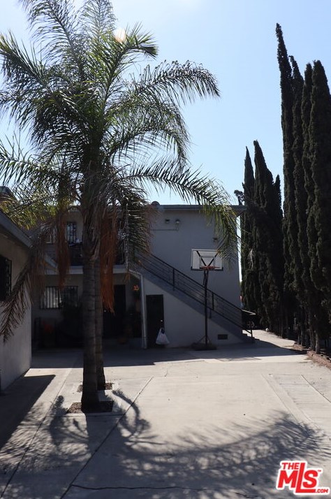 340 62nd St, Los Angeles, CA 90003-1412
