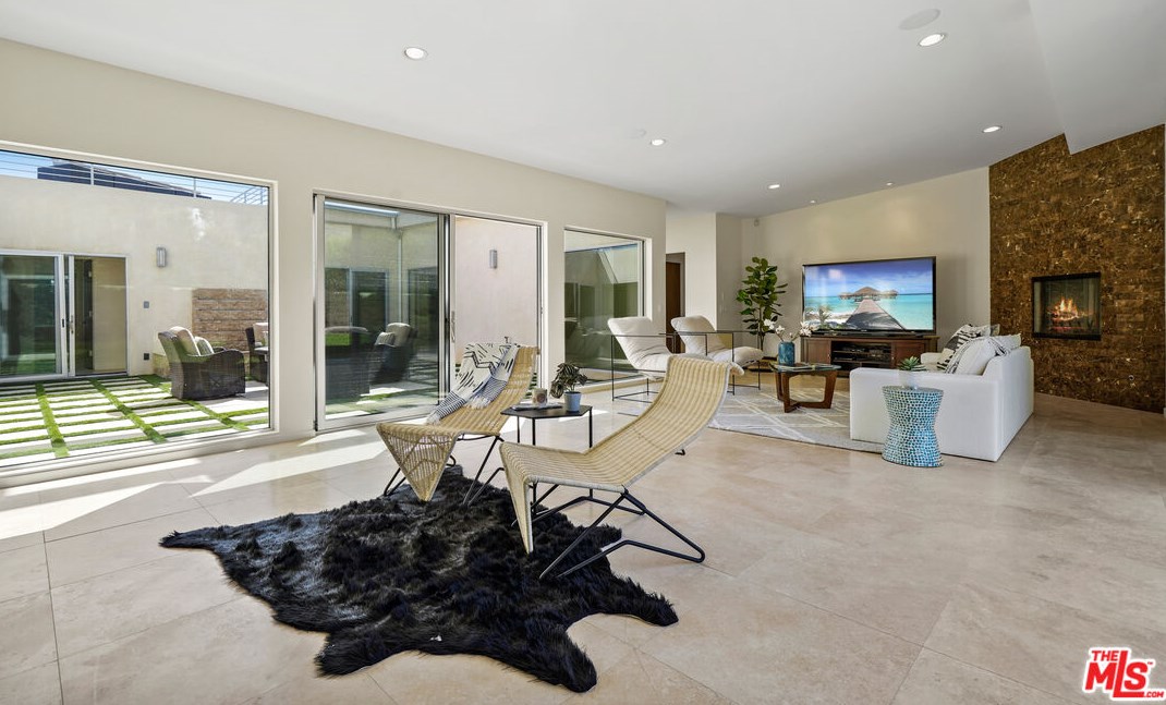 30425 Morning View Dr, Malibu, CA 90265