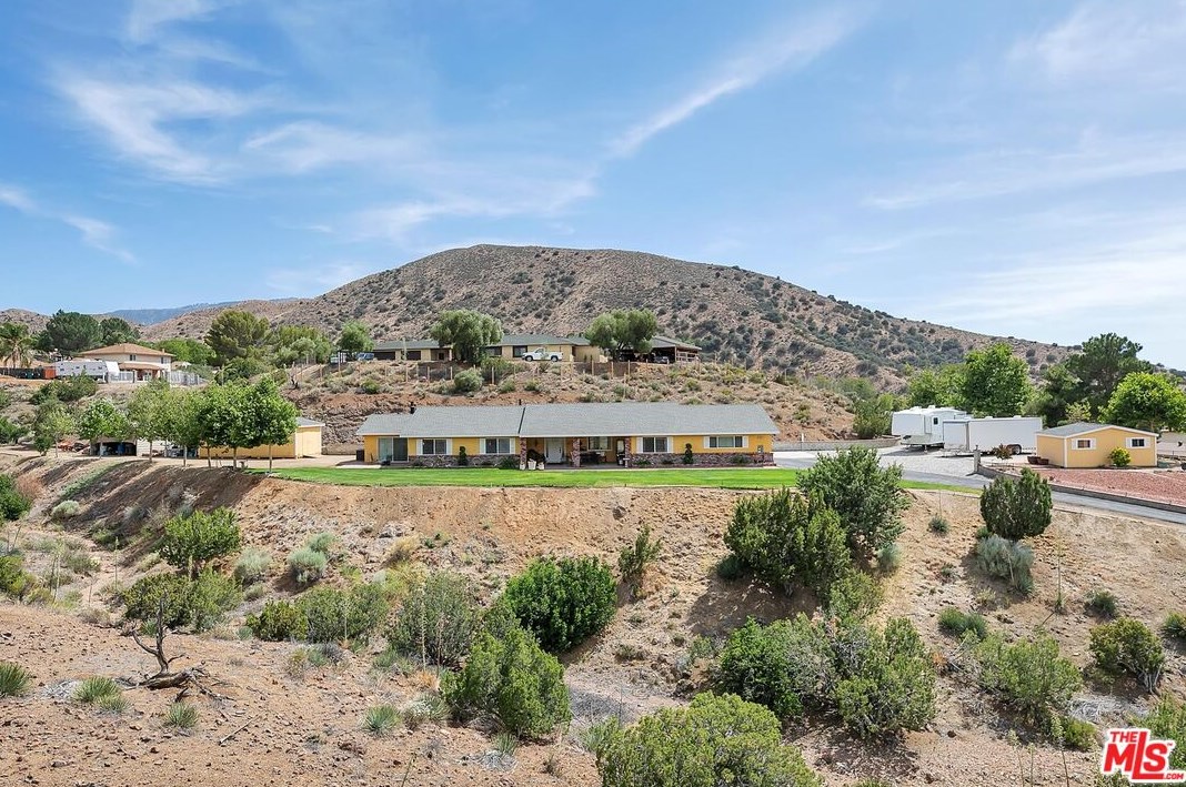 2952 Golden Spur Rd, Acton, CA 93510