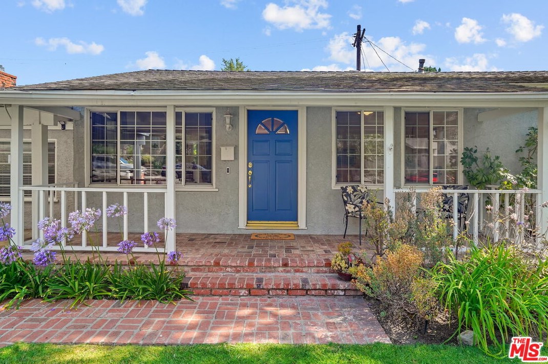 11935 Woodbine St, Los Angeles, CA 90066-2028