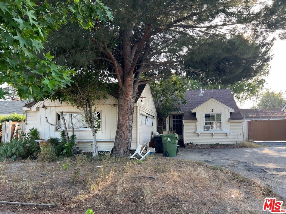 7019 Atoll Ave, North Hollywood, CA 91605-4605