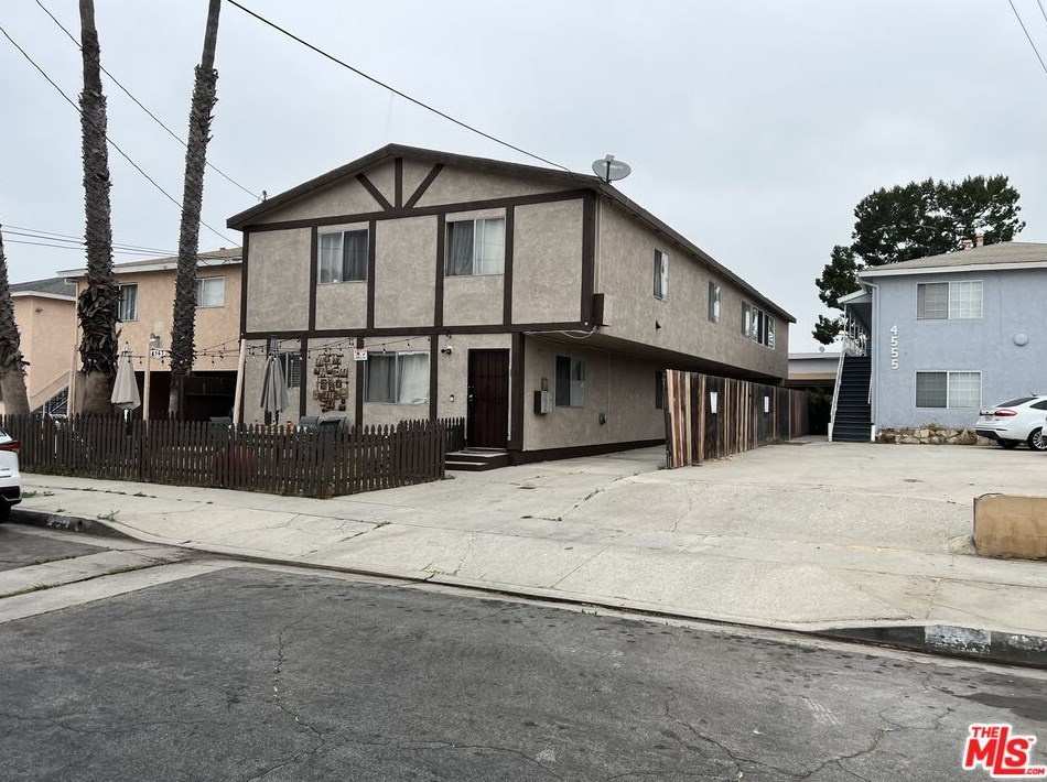 4561 W 173rd St, Lawndale, CA 90260