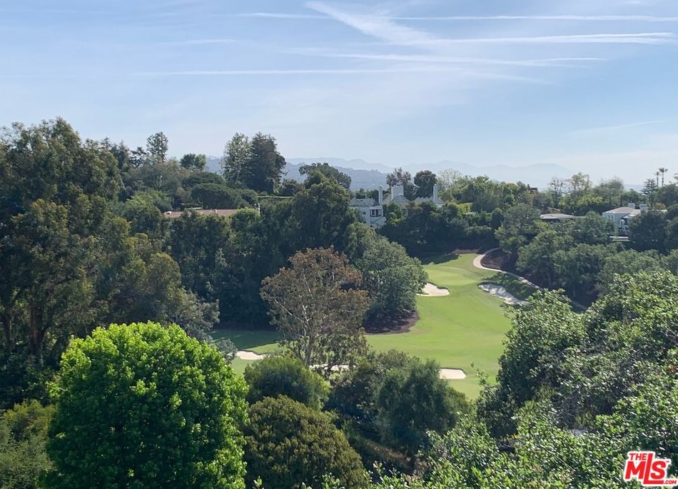 282 Bentley Cir, Los Angeles, CA 90049-2414
