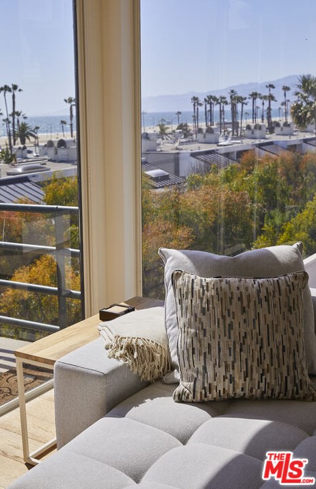 2960 Neilson Way #401, Santa Monica, CA 90405