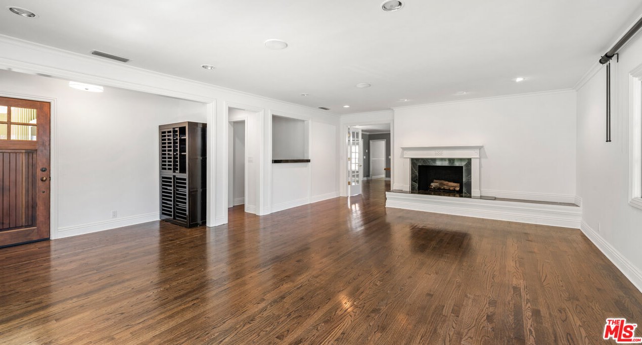 1600 Rising Glen Rd, Los Angeles CA  90069-1228 exterior