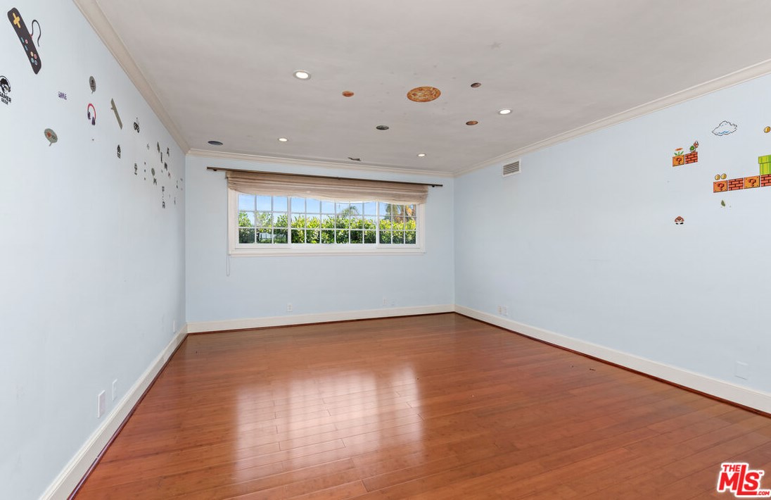 1600 Rising Glen Rd, Los Angeles CA  90069-1228 exterior