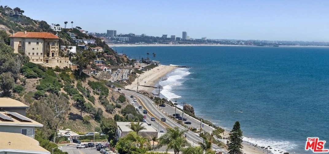 18147 Coastline Dr, Malibu, CA 90265-5747