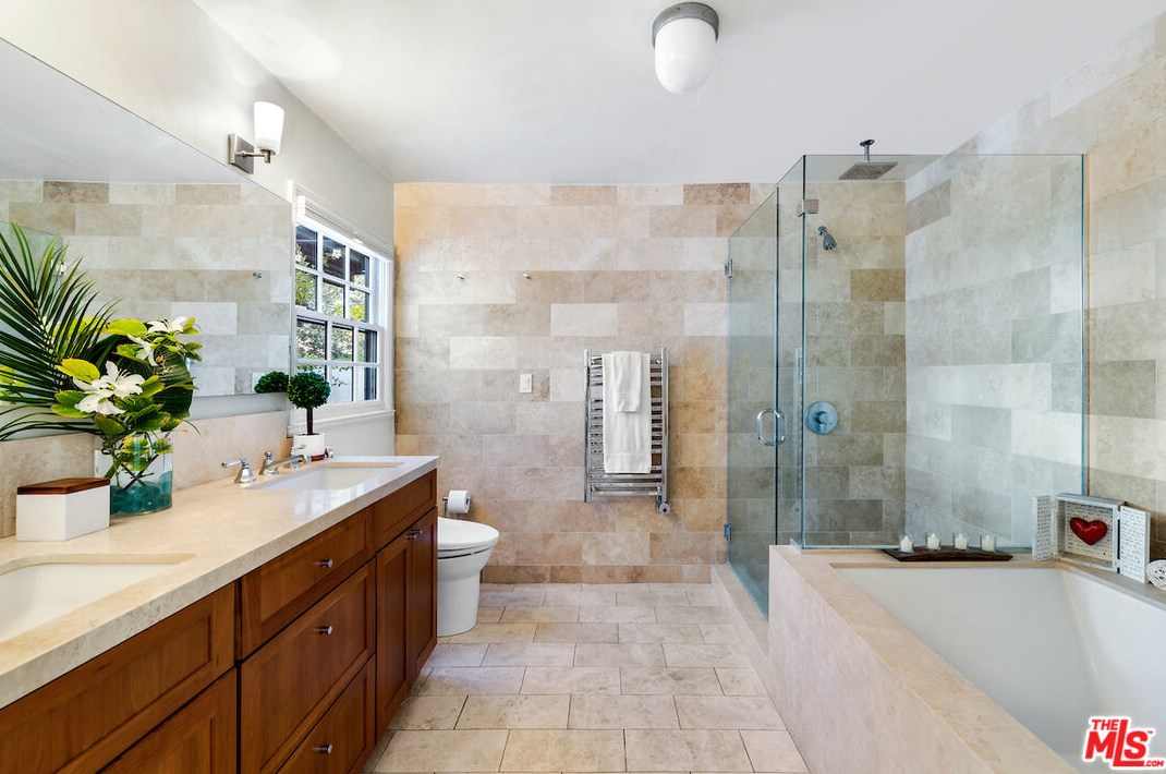 346 Westbourne Dr, Los Angeles CA  90048-1910 exterior